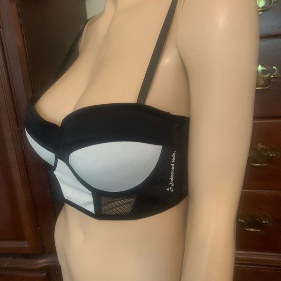 Balanced Tech Bra - Picture 2 of 4
